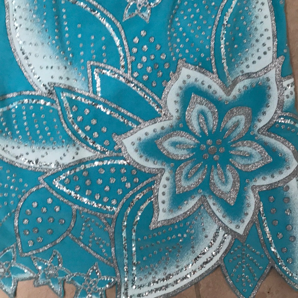 Top - Picture 2 of 2